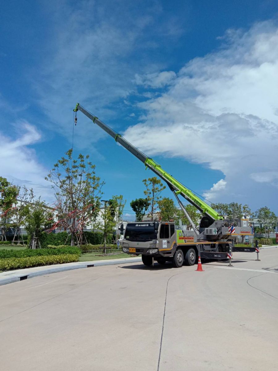 เช่ารถเครนลาดหลุมแก้ว